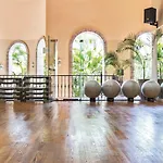 Bahia Del Duque 호텔 아데제